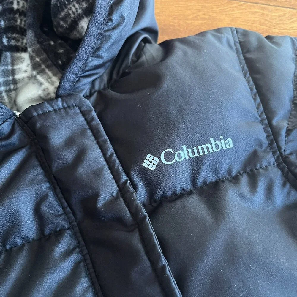 Columbia black down snowsuit 6-12m